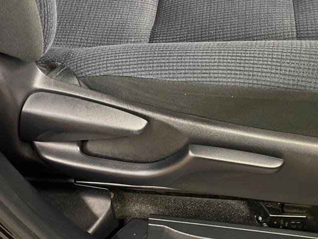 シエンタ ハイブリッドＧ　モデリスタエアロ　純正ナビ　バックカメラ　衝突軽減装置　両側パワースライドドア　純正１５インチアルミ　ＬＥＤヘッドライト　ＥＴＣ　Ｂｌｕｅｔｏｏｔｈ　スマートキー　オートエアコン　６人乗り（32枚目）