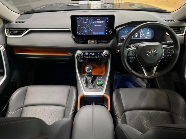 ＲＡＶ４ ハイブリッドアドベンチャー　４ＷＤ　純正１０．５インチディスプレイオーディオ　バックカメラ　衝突被害軽減システム　レーダークルーズ　禁煙車　電動リアゲート　前席シートエアコン　コーナーセンサー　ＬＥＤヘッド　ルーフレール　ＥＴＣ（2枚目）