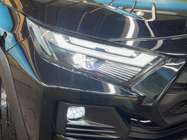 ＲＡＶ４ ハイブリッドアドベンチャー　４ＷＤ　純正１０．５インチディスプレイオーディオ　バックカメラ　衝突被害軽減システム　レーダークルーズ　禁煙車　電動リアゲート　前席シートエアコン　コーナーセンサー　ＬＥＤヘッド　ルーフレール　ＥＴＣ（12枚目）