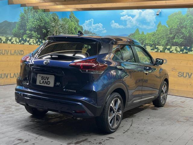 キックス Ｘ　純正９インチナビ　プロパイロット　全周囲カメラ　レーダークルーズ　禁煙車　ＥＴＣ　ＬＥＤヘッド　ハーフレザーシート　ルーフレール　純正１７インチアルミ　デジタルインナーミラー（17枚目）