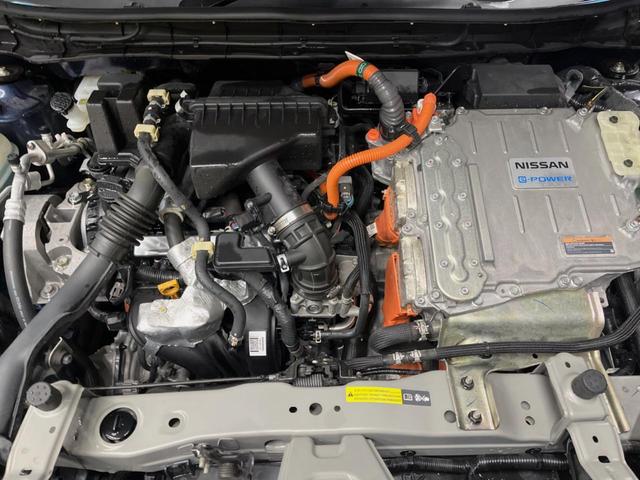 キックス Ｘ　純正９インチナビ　プロパイロット　全周囲カメラ　レーダークルーズ　禁煙車　ＥＴＣ　ＬＥＤヘッド　ハーフレザーシート　ルーフレール　純正１７インチアルミ　デジタルインナーミラー（18枚目）