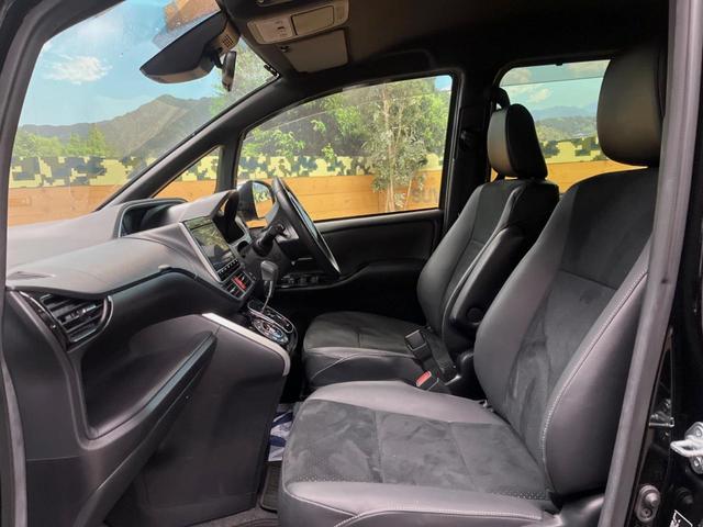 ヴォクシー ＺＳ　煌ＩＩＩ　純正９型ナビ　クルーズコントロール　バックカメラ　衝突被害軽減システム　禁煙車　ハーフレザーシート　コーナーセンサー　ＬＥＤヘッド　ビルトインＥＴＣ　純正１６インチアルミ　車線逸脱警報（8枚目）