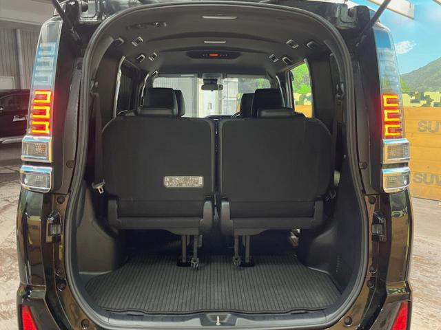 ヴォクシー ＺＳ　煌ＩＩＩ　純正９型ナビ　クルーズコントロール　バックカメラ　衝突被害軽減システム　禁煙車　ハーフレザーシート　コーナーセンサー　ＬＥＤヘッド　ビルトインＥＴＣ　純正１６インチアルミ　車線逸脱警報（11枚目）