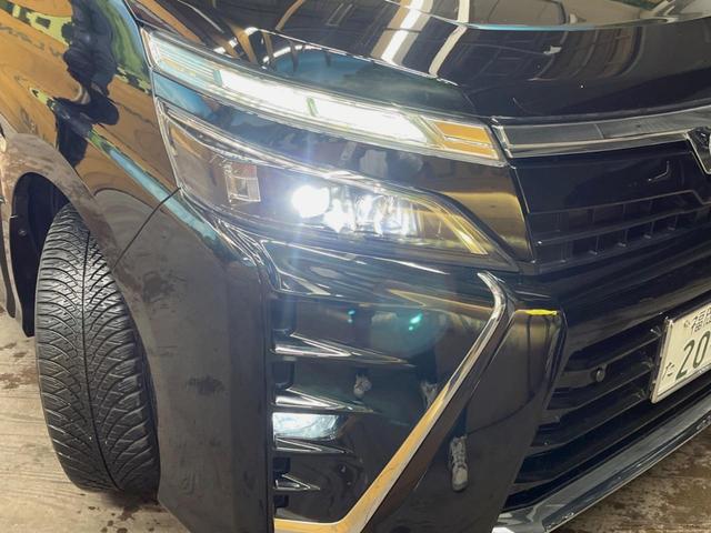 ヴォクシー ＺＳ　煌ＩＩＩ　純正９型ナビ　クルーズコントロール　バックカメラ　衝突被害軽減システム　禁煙車　ハーフレザーシート　コーナーセンサー　ＬＥＤヘッド　ビルトインＥＴＣ　純正１６インチアルミ　車線逸脱警報（13枚目）