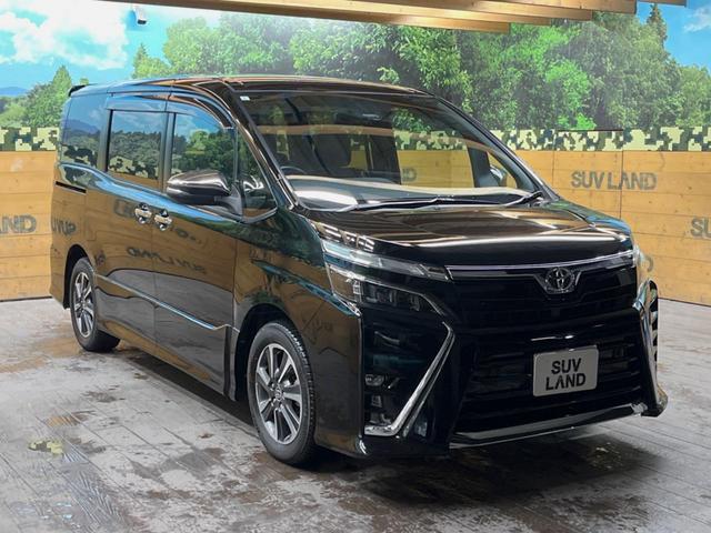 ヴォクシー ＺＳ　煌ＩＩＩ　純正９型ナビ　クルーズコントロール　バックカメラ　衝突被害軽減システム　禁煙車　ハーフレザーシート　コーナーセンサー　ＬＥＤヘッド　ビルトインＥＴＣ　純正１６インチアルミ　車線逸脱警報（17枚目）