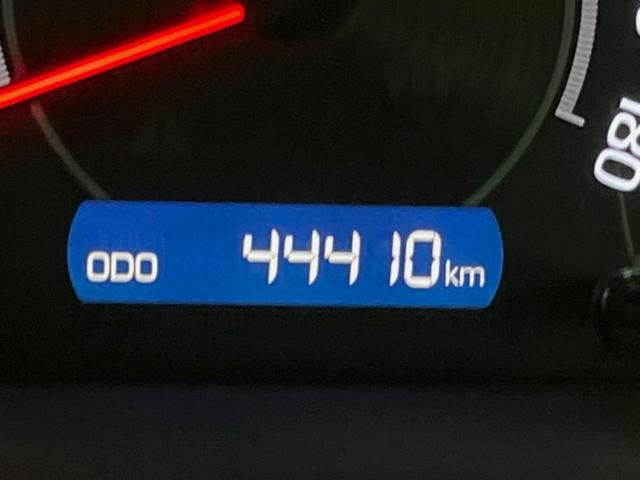 ヴォクシー ＺＳ　煌ＩＩＩ　純正９型ナビ　クルーズコントロール　バックカメラ　衝突被害軽減システム　禁煙車　ハーフレザーシート　コーナーセンサー　ＬＥＤヘッド　ビルトインＥＴＣ　純正１６インチアルミ　車線逸脱警報（25枚目）