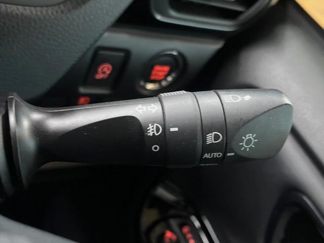 ヴォクシー ＺＳ　煌ＩＩＩ　純正９型ナビ　クルーズコントロール　バックカメラ　衝突被害軽減システム　禁煙車　ハーフレザーシート　コーナーセンサー　ＬＥＤヘッド　ビルトインＥＴＣ　純正１６インチアルミ　車線逸脱警報（27枚目）