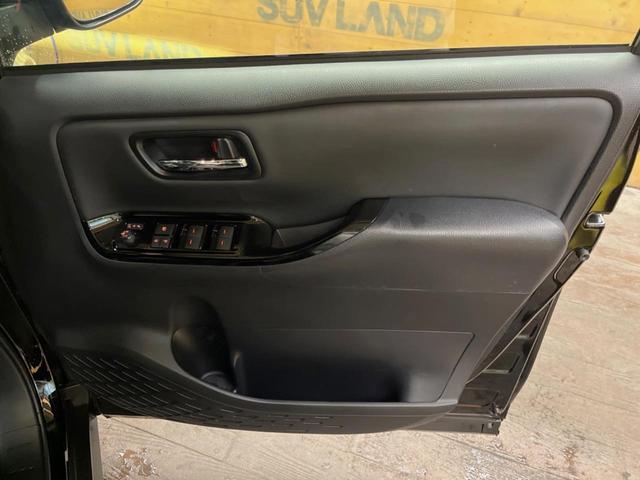 ヴォクシー ＺＳ　煌ＩＩＩ　純正９型ナビ　クルーズコントロール　バックカメラ　衝突被害軽減システム　禁煙車　ハーフレザーシート　コーナーセンサー　ＬＥＤヘッド　ビルトインＥＴＣ　純正１６インチアルミ　車線逸脱警報（34枚目）