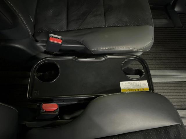 ヴォクシー ＺＳ　煌ＩＩＩ　純正９型ナビ　クルーズコントロール　バックカメラ　衝突被害軽減システム　禁煙車　ハーフレザーシート　コーナーセンサー　ＬＥＤヘッド　ビルトインＥＴＣ　純正１６インチアルミ　車線逸脱警報（42枚目）