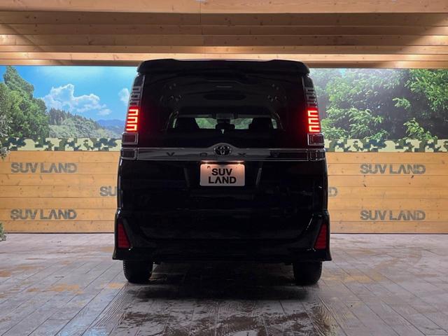 ヴォクシー ＺＳ　煌ＩＩＩ　純正９型ナビ　クルーズコントロール　バックカメラ　衝突被害軽減システム　禁煙車　ハーフレザーシート　コーナーセンサー　ＬＥＤヘッド　ビルトインＥＴＣ　純正１６インチアルミ　車線逸脱警報（48枚目）