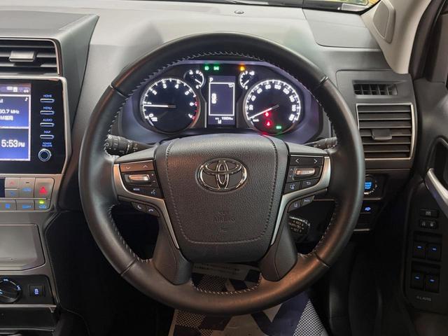 �y�����v�����X�e�A�����O�z�㎿�Ȋv���g�p���邱�ƂŁA��ɂ����������݂ƂĂ��^�]���₷���n���h���ł���