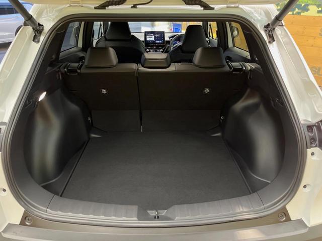 ���i�̂���������ʋ΁A���}���ɏ\���ȉ׎��X�y�[�X���m�ۂ��Ă���܂��B�Z�J���h�V�[�g��|���ƁA�傫�ȉו��̐ύڂ��\�ł���