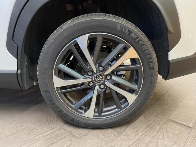 �y�����P�W�C���`�A���~�z�C�[���z�O�ςɃ}�b�`���������A���~�z�C�[���𑕒����Ă���܂��B�e��ЊO�A���~�z�C�[����A�X�^�b�h���X�^�C�����戵�����Ă���܂��B���񂲑��k����������