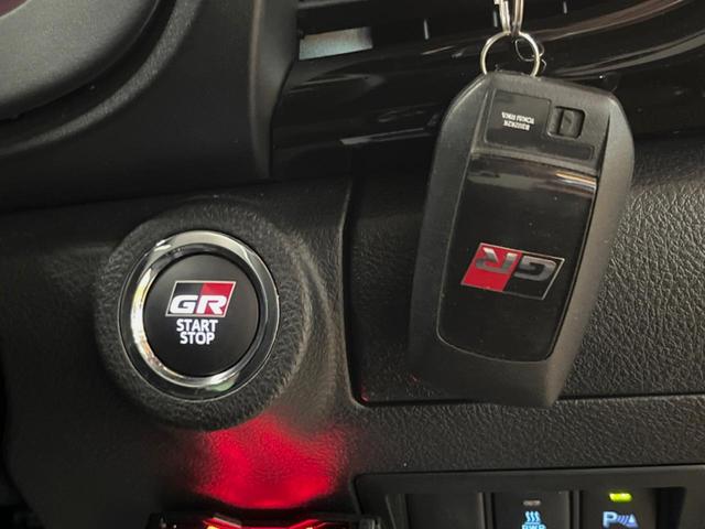 �y�X�}�[�g�L�[�z�J�o����|�P�b�g�ɓ��ꂽ�܂܂ł��h�A�̎{���E�������\�ȃX�}�[�g�L�[�𑕔��B�G���W���̃I���E�I�t�����J�M�����o���K�v����������Ƃ��Ă��֗��ł���