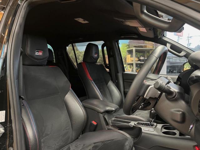 �y�n�[�t���U�[�V�[�g�z�������ƍ���S�n�𗼗������l�C�̃V�[�g���w�ʁE���ʂ̃t�@�u���b�N�f�ނ́A�ʋC���̗ǂ��⊊��ɂ����ɗD��Ă��܂��B�C���╞���ɍ��E���ꂸ���K�ɂ���肢�������܂��B