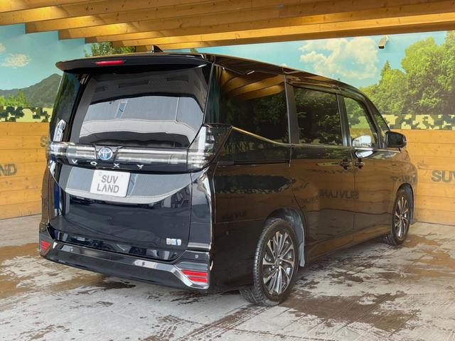 ヴォクシー ハイブリッドＳ－Ｚ　１０．５インチディスプレイオーディオ　全周囲カメラ　セーフティセンス　レーダークルーズ　両側パワスラ　ハーフレザーシート　ＬＥＤライト　純正１７インチアルミ　シートヒーター　デュアルオートエアコン（17枚目）