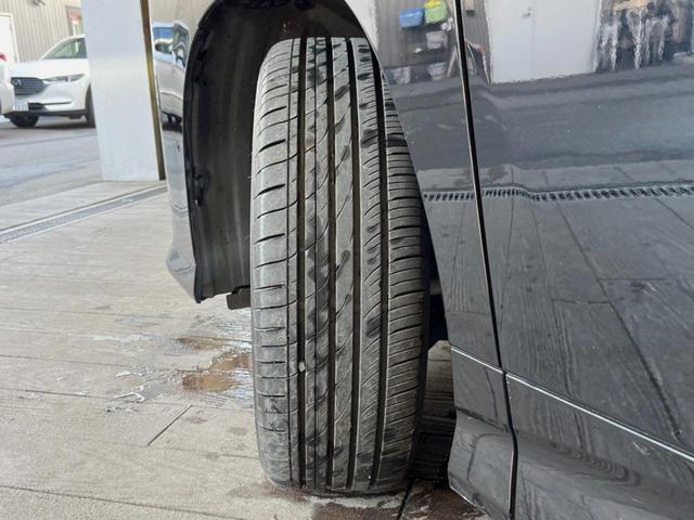 ヴォクシー ハイブリッドＳ－Ｚ　１０．５インチディスプレイオーディオ　全周囲カメラ　セーフティセンス　レーダークルーズ　両側パワスラ　ハーフレザーシート　ＬＥＤライト　純正１７インチアルミ　シートヒーター　デュアルオートエアコン（26枚目）