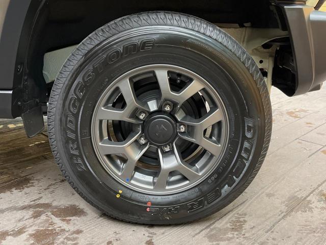 ジムニーノマド ＦＣ　登録済未使用車　４ＷＤ　セーフティサポート　レーダークルーズ　シートヒーター　ＬＥＤヘッド　ダウンヒルアシスト　コーナーセンサー　純正１５インチアルミ　革巻きステアリング　オートエアコン　スマートキー（10枚目）