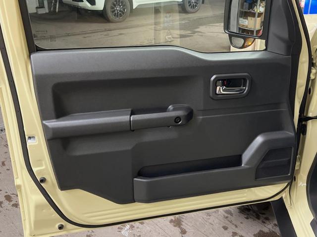 ジムニーノマド ＦＣ　登録済未使用車　４ＷＤ　セーフティサポート　レーダークルーズ　シートヒーター　ＬＥＤヘッド　ダウンヒルアシスト　コーナーセンサー　純正１５インチアルミ　革巻きステアリング　オートエアコン　スマートキー（22枚目）