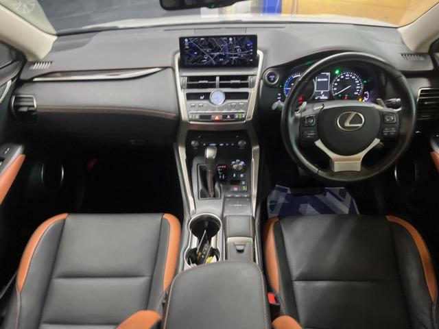 ＮＸ ＮＸ３００ｈ　バージョンＬ　１０．３インチメーカーナビ　全周囲カメラ　プリクラッシュセーフティ　レーダークルーズ　全席パワーシート　ハンズフリーパワーバックドア　黒革シート　シートベンチレーション　三眼ＬＥＤヘッド　スマートキー（2枚目）