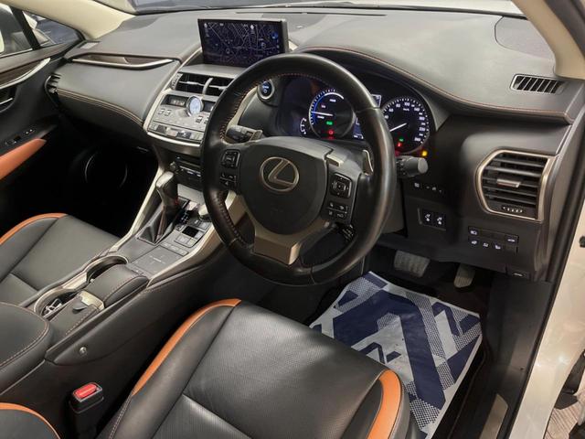 ＮＸ ＮＸ３００ｈ　バージョンＬ　１０．３インチメーカーナビ　全周囲カメラ　プリクラッシュセーフティ　レーダークルーズ　全席パワーシート　ハンズフリーパワーバックドア　黒革シート　シートベンチレーション　三眼ＬＥＤヘッド　スマートキー（30枚目）