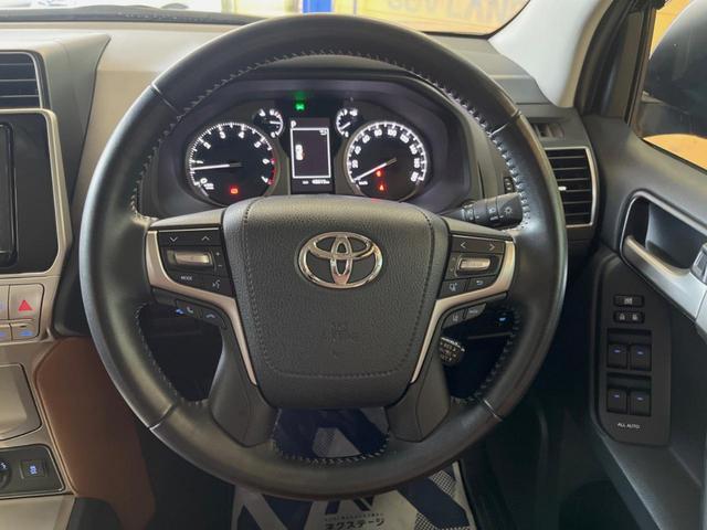 �y�����v�����X�e�A�����O�z�㎿�Ȋv���g�p���邱�ƂŁA��ɂ����������݂ƂĂ��^�]���₷���n���h���ł���