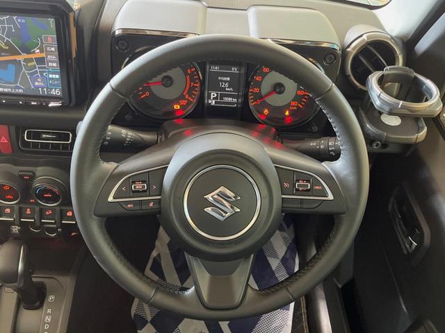 �y�����v�����X�e�A�����O�z�㎿�Ȋv���g�p���邱�ƂŁA��ɂ����������݂ƂĂ��^�]���₷���n���h���ł���