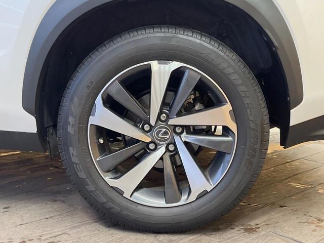 �y�����P�W�C���`�A���~�z�C�[���z�O�ςɃ}�b�`���������A���~�z�C�[���𑕒����Ă���܂��B�e��ЊO�A���~�z�C�[����A�X�^�b�h���X�^�C�����戵�����Ă���܂��B���񂲑��k����������