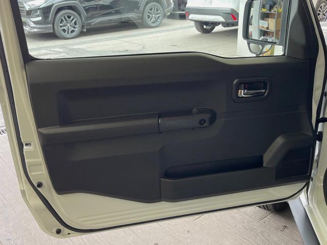 ジムニーシエラ ＪＣ　４ＷＤ　禁煙車　９型大画面ナビ　セーフティーサポート　クルーズコントロール　シートヒーター　ダウンヒルアシスト　ＬＥＤヘッドランプ　ＥＴＣ　オートハイビーム　純正１５インチアルミ　革巻きステアリング（24枚目）