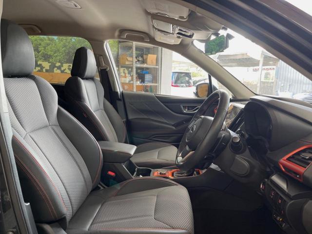 �y�n�[�t���U�[�V�[�g�z�������ƍ���S�n�𗼗������l�C�̃V�[�g���w�ʁE���ʂ̃t�@�u���b�N�f�ނ́A�ʋC���̗ǂ��⊊��ɂ����ɗD��Ă��܂��B�C���╞���ɍ��E���ꂸ���K�ɂ���肢�������܂��B