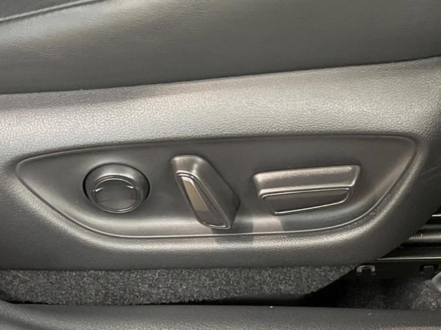 ＬＢＸ リラックス　９．８型ディスプレイオーディオ　全周囲カメラ　レーダークルーズ　禁煙車　パワーバックドア　パワーシート　シートヒーター　ブラインドスポットモニター　ＬＥＤヘッド　黒革シート　ＥＴＣ（30枚目）