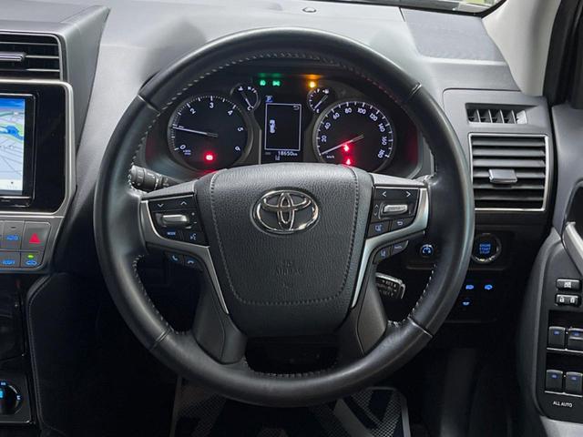 �y�����v�����X�e�A�����O�z�㎿�Ȋv���g�p���邱�ƂŁA��ɂ����������݂ƂĂ��^�]���₷���n���h���ł���