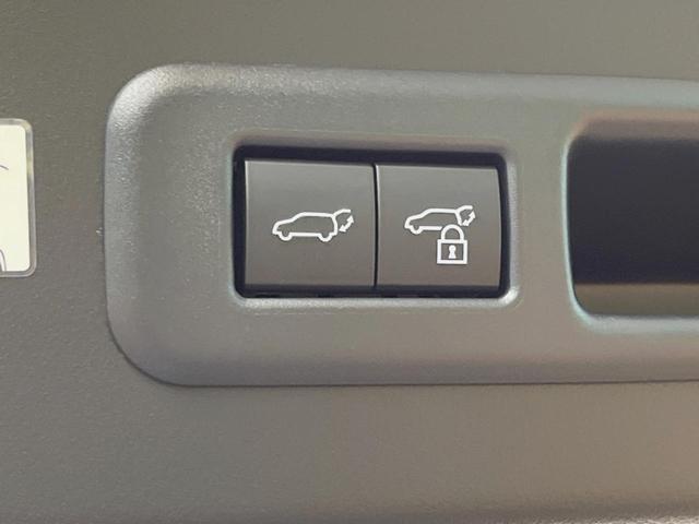 ＬＢＸ リラックス　９．８型ディスプレイオーディオ　全周囲カメラ　レーダークルーズ　禁煙車　シートヒーター　ブラインドスポットモニター　茶内装　ＬＥＤヘッド　パワーバックドア　パワーシート　ＥＴＣ　１８インチアルミ（8枚目）