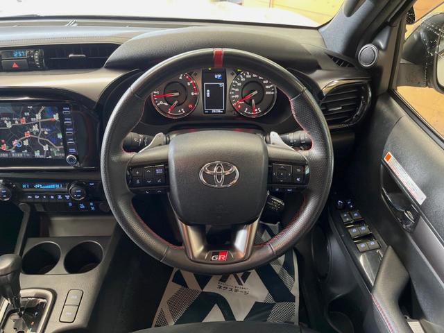 �y�����v�����X�e�A�����O�z�㎿�Ȋv���g�p���邱�ƂŁA��ɂ����������݂ƂĂ��^�]���₷���n���h���ł���