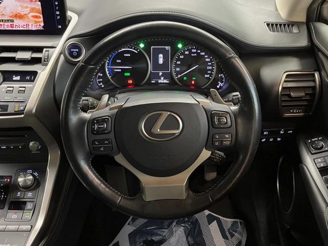 �y�����v�����X�e�A�����O�z�㎿�Ȋv���g�p���邱�ƂŁA��ɂ����������݂ƂĂ��^�]���₷���n���h���ł���