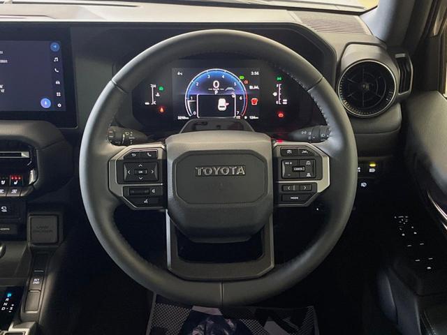 ランドクルーザー２５０ ＶＸ　１２．３インチディスプレイオーディオ　ブラインドスポットモニター　全周囲カメラ　サンルーフ　黒革シート　純正１８インチアルミ　パワーバックドア　レーダークルーズ　デジタルインナーミラー　シートヒーター（11枚目）