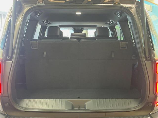 ランドクルーザー２５０ ＶＸ　１２．３インチディスプレイオーディオ　ブラインドスポットモニター　全周囲カメラ　サンルーフ　黒革シート　純正１８インチアルミ　パワーバックドア　レーダークルーズ　デジタルインナーミラー　シートヒーター（23枚目）