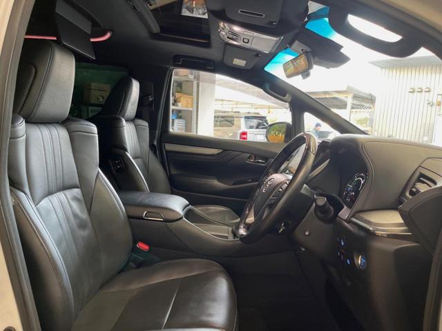 ヴェルファイアハイブリッド エグゼクティブラウンジＺ　モデリスタエアロ　サンルーフ　９インチメーカーナビ　全周囲カメラ　セーフティセンス　レーダークルーズ　両側パワスラ　革シート　フリップダウン　デジタルインナーミラー　シーケンシャルターンランフ　ＥＴＣ（7枚目）