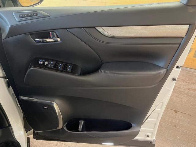 ヴェルファイアハイブリッド エグゼクティブラウンジＺ　モデリスタエアロ　サンルーフ　９インチメーカーナビ　全周囲カメラ　セーフティセンス　レーダークルーズ　両側パワスラ　革シート　フリップダウン　デジタルインナーミラー　シーケンシャルターンランフ　ＥＴＣ（29枚目）