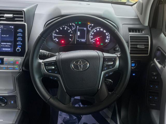 �y�����v�����X�e�A�����O�z�㎿�Ȋv���g�p���邱�ƂŁA��ɂ����������݂ƂĂ��^�]���₷���n���h���ł���