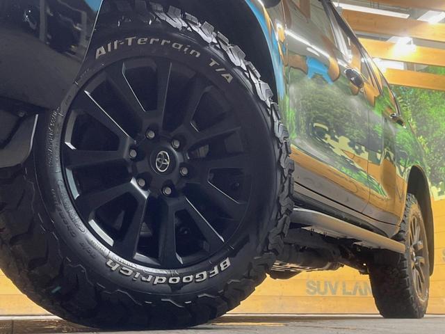 �y�O���[�h��p�����P�W�C���`�A���~�z�C�[���z�f�U�C�����̍��������A���~�z�C�[���𑕒����Ă���܂��B�e��ЊO�A���~�z�C�[����A�X�^�b�h���X�^�C�����戵�����Ă���܂��B���񂲑��k����������