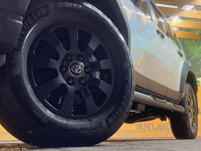 �y�O���[�h��p�����P�W�C���`�A���~�z�C�[���z�f�U�C�����̍��������A���~�z�C�[���𑕒����Ă���܂��B�e��ЊO�A���~�z�C�[����A�X�^�b�h���X�^�C�����戵�����Ă���܂��B���񂲑��k����������