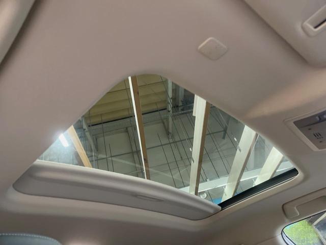 ＮＸ ＮＸ３００　バージョンＬ　サンルーフ　１０．３インチメーカーナビ　サイド・バックカメラ　プリクラッシュセーフティ　レーダークルーズ　黒革シート　シートベンチレーション　三眼ＬＥＤヘッド　１８インチオプションアルミ　スマートキー（3枚目）