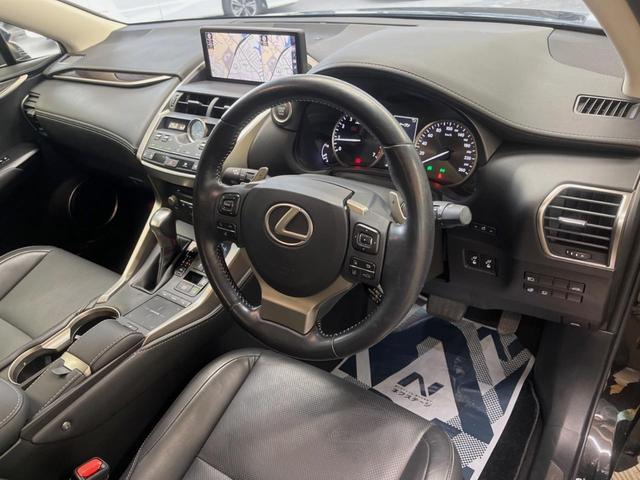 ＮＸ ＮＸ３００　バージョンＬ　サンルーフ　１０．３インチメーカーナビ　サイド・バックカメラ　プリクラッシュセーフティ　レーダークルーズ　黒革シート　シートベンチレーション　三眼ＬＥＤヘッド　１８インチオプションアルミ　スマートキー（30枚目）