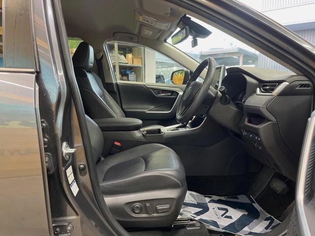 RAV4 G 9インチディスプレイオーディオ 全周囲カメラ セーフティセンス レーダークルーズ ブラインドスポットモニター シートヒーター 合皮シート LEDヘッド パワーバックドア 18インチアルミ スマートキー(9枚目)
