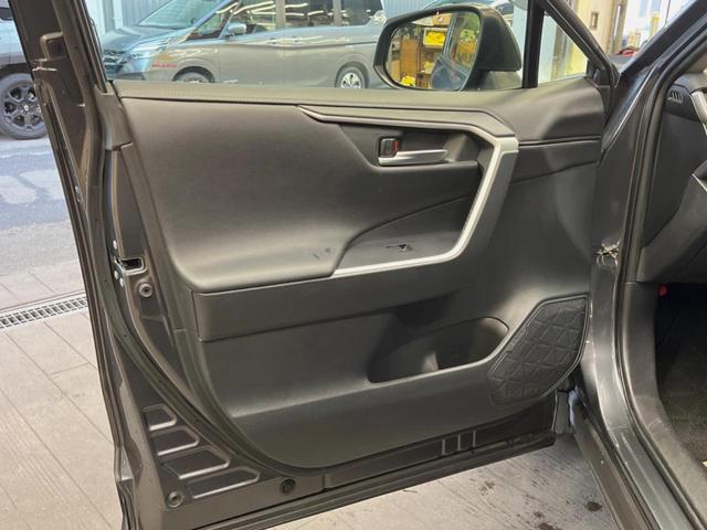 RAV4 G 9インチディスプレイオーディオ 全周囲カメラ セーフティセンス レーダークルーズ ブラインドスポットモニター シートヒーター 合皮シート LEDヘッド パワーバックドア 18インチアルミ スマートキー(25枚目)