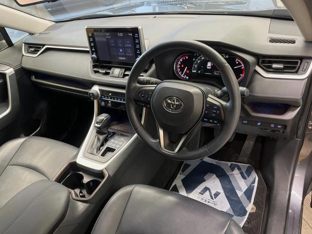 RAV4 G 9インチディスプレイオーディオ 全周囲カメラ セーフティセンス レーダークルーズ ブラインドスポットモニター シートヒーター 合皮シート LEDヘッド パワーバックドア 18インチアルミ スマートキー(31枚目)