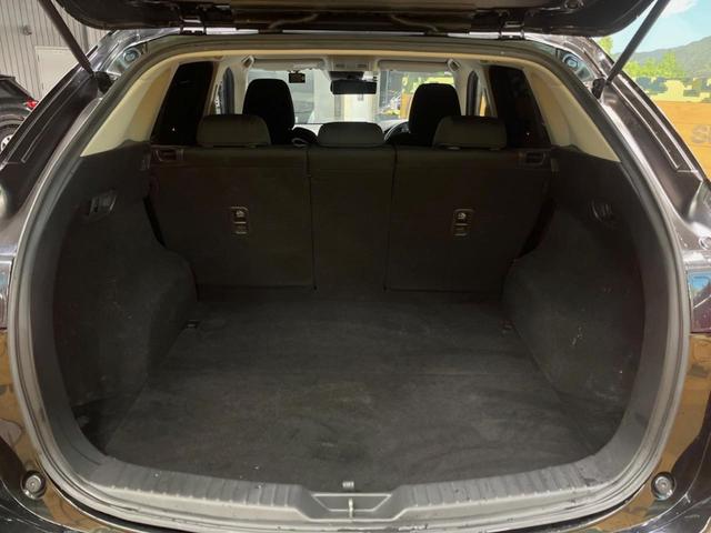 ＣＸ－５ ＸＤ　プロアクティブ　ディーゼル　マツダコネクトナビ　バックカメラ　レーダークルーズ　禁煙車　ブラインドスポットモニター　ＬＥＤヘッド　ＥＴＣ　クリアランスソナー　オートハイビーム　１８インチアルミ　革巻きステアリング（10枚目）