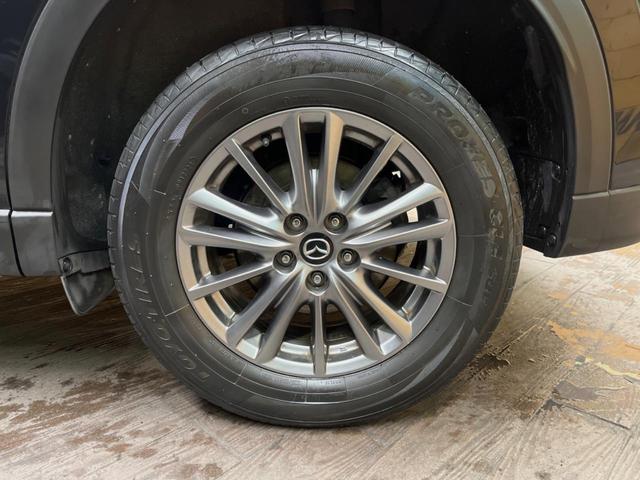 ＣＸ－５ ＸＤ　プロアクティブ　ディーゼル　マツダコネクトナビ　バックカメラ　レーダークルーズ　禁煙車　ブラインドスポットモニター　ＬＥＤヘッド　ＥＴＣ　クリアランスソナー　オートハイビーム　１８インチアルミ　革巻きステアリング（13枚目）