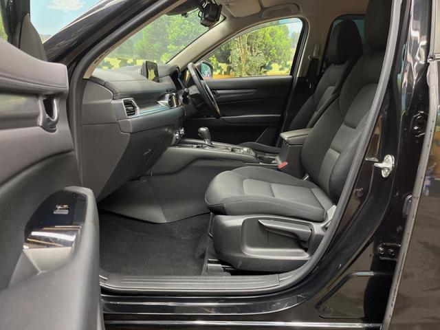 ＣＸ－５ ＸＤ　プロアクティブ　ディーゼル　マツダコネクトナビ　バックカメラ　レーダークルーズ　禁煙車　ブラインドスポットモニター　ＬＥＤヘッド　ＥＴＣ　クリアランスソナー　オートハイビーム　１８インチアルミ　革巻きステアリング（25枚目）